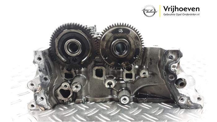 Cylinder head from a Opel Astra K Sports Tourer 1.6 CDTI 136 16V 2017