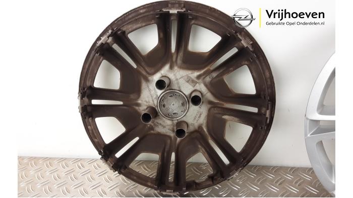 Wheel cover set from a Opel Crossland/Crossland X 1.5 CDTI 100 2019
