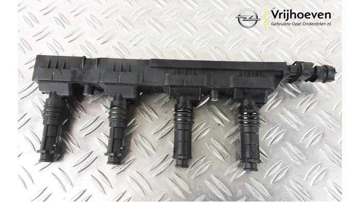 Tändspole från en Opel Corsa C (F08/68) 1.2 16V 2003