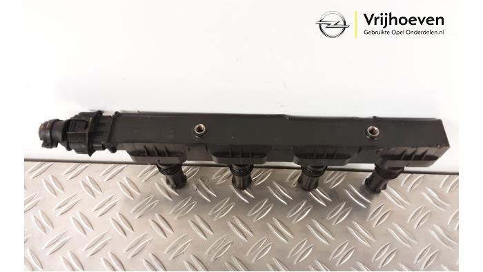 Tändspole från en Opel Corsa C (F08/68) 1.2 16V 2003