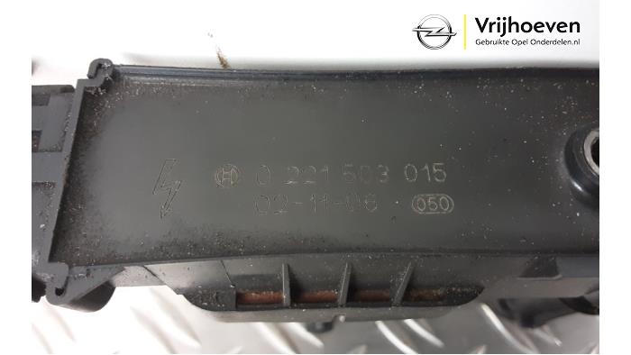 Tändspole från en Opel Corsa C (F08/68) 1.2 16V 2003