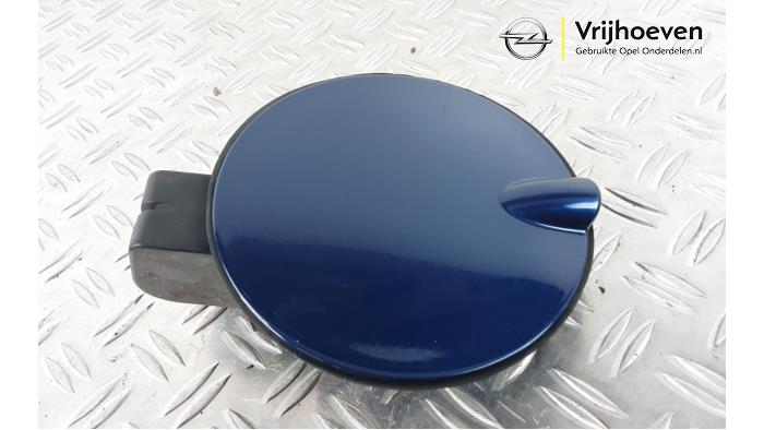 Tank cap cover from a Opel Corsa C (F08/68) 1.2 16V 2003