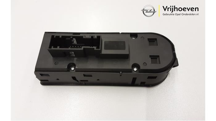 Multi-functional window switch from a Opel Tigra Twin Top 1.4 16V 2008