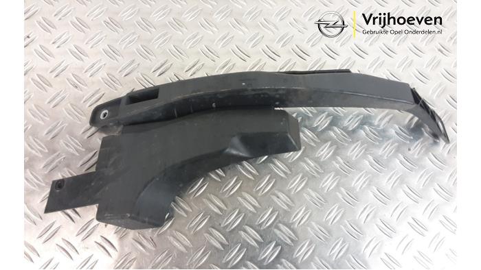 Front bumper bracket, left from a Opel Insignia Sports Tourer 1.5 Turbo 16V 165 2017