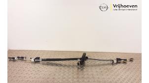 Used Gearbox shift cable Opel Insignia Sports Tourer 1.5 Turbo 16V 165 Price € 50,00 Margin scheme offered by Autodemontage Vrijhoeven B.V.