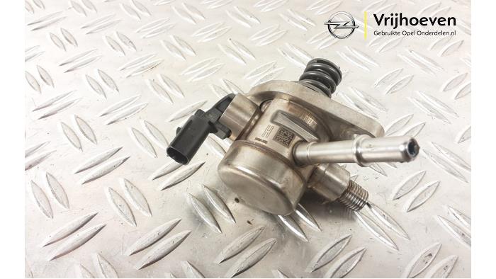 Mechanical fuel pump from a Opel Astra K 1.2 Turbo 12V 2021