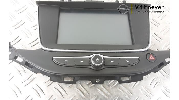 Controlador de pantalla multimedia de un Opel Astra K Sports Tourer 1.6 CDTI 110 16V 2016