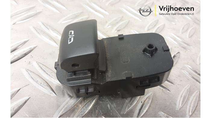 Electric window switch from a Opel Insignia Sports Tourer 1.5 Turbo 16V 140 2018
