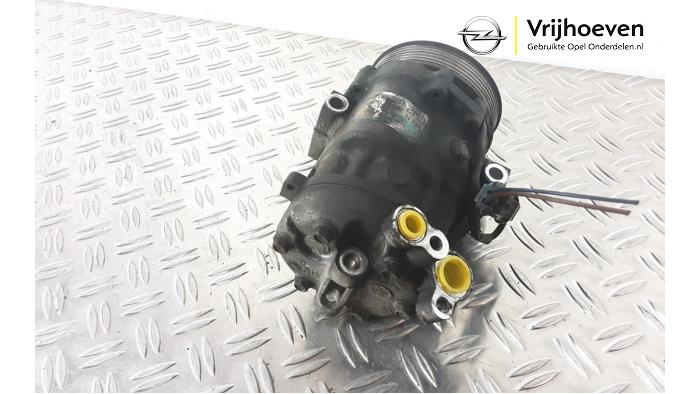 Air conditioning pump from a Opel Combo (Corsa C) 1.3 CDTI 16V 2010