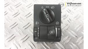 Used Light switch Opel Combo (Corsa C) 1.3 CDTI 16V Price € 15,00 Margin scheme offered by Autodemontage Vrijhoeven B.V.