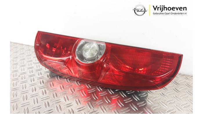 Tylne swiatlo pozycyjne prawe z Opel Combo 1.3 CDTI 16V ecoFlex 2013