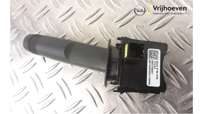 Interruptor de limpiaparabrisas de un Opel Karl 1.0 12V 2015