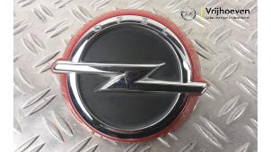Usagé Commutateur hayon Opel Karl 1.0 12V Prix € 40,00 Règlement à la marge proposé par Autodemontage Vrijhoeven B.V.