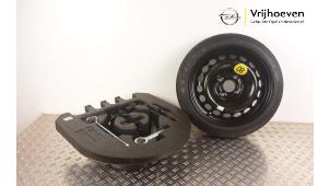 Used Jackkit + spare wheel Opel Karl 1.0 12V Price € 100,00 Margin scheme offered by Autodemontage Vrijhoeven B.V.