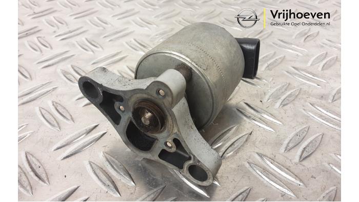 EGR valve from a Opel Astra G (F08/48) 1.6 2002