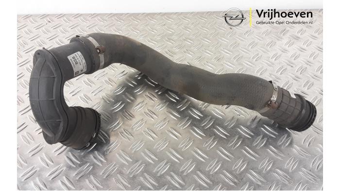 Gebrauchte Intercooler Schlauch Opel Astra J Sports Tourer (PD8/PE8/PF8) 1.6 CDTI 16V Preis € 100,00 Margenregelung angeboten von Autodemontage Vrijhoeven B.V.
