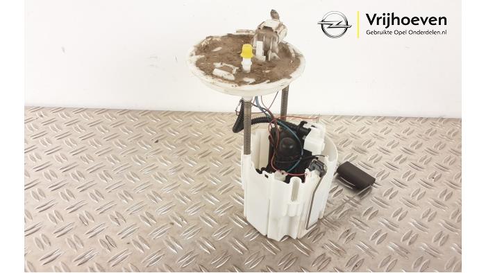 Electric fuel pump from a Opel Insignia 1.8 16V Ecotec 2009