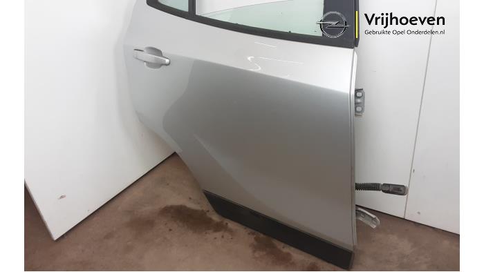 Drzwi prawe tylne wersja 4-drzwiowa z Vauxhall Mokka/Mokka X 1.6 16V EcoFlex 4x2 2014