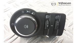 Usados Interruptor de luz Opel Astra J Sports Tourer (PD8/PE8/PF8) 1.3 CDTI 16V ecoFlex Precio € 20,00 Norma de margen ofrecido por Autodemontage Vrijhoeven B.V.