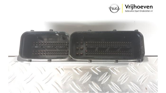 Engine management computer from a Opel Astra J Sports Tourer (PD8/PE8/PF8) 1.3 CDTI 16V ecoFlex 2012