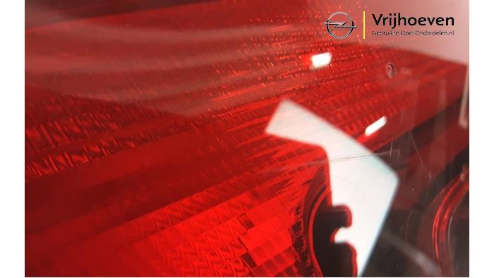 Luz trasera izquierda de un Opel Astra K 1.6 CDTI 110 16V 2017