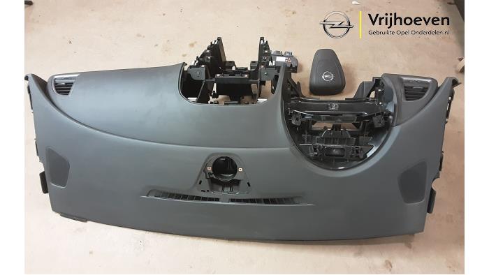 Airbag set + dashboard de un Opel Astra J Sports Tourer (PD8/PE8/PF8) 1.6 CDTI 16V 2015