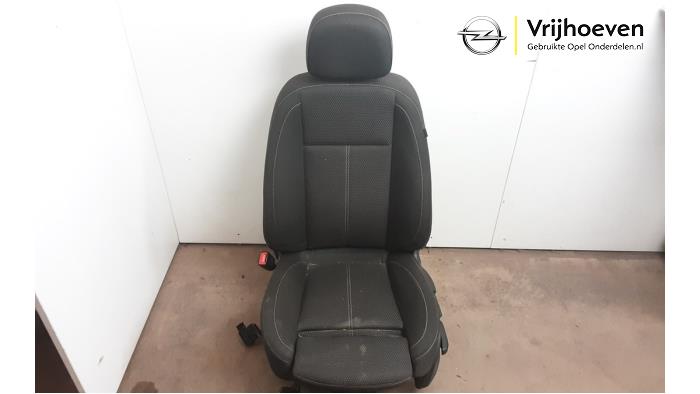 Seat, left from a Opel Astra J Sports Tourer (PD8/PE8/PF8) 1.6 CDTI 16V 2015