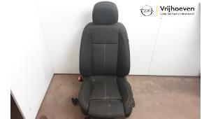 Używane Fotel lewy Opel Astra J Sports Tourer (PD8/PE8/PF8) 1.6 CDTI 16V Cena € 100,00 Procedura marży oferowane przez Autodemontage Vrijhoeven B.V.