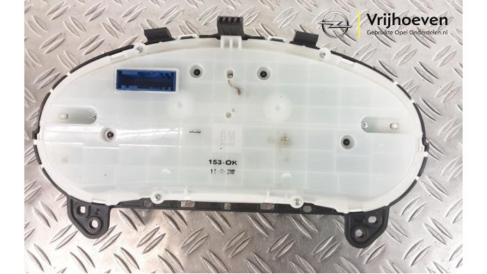 Instrument panel from a Opel Astra K 1.6 CDTI 110 16V 2017