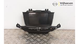 Usados Controlador de pantalla multimedia Opel Astra K 1.5 CDTi 122 12V Precio € 400,00 Norma de margen ofrecido por Autodemontage Vrijhoeven B.V.