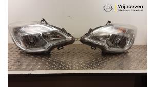 Gebrauchte Scheinwerferset links + rechts Opel Meriva 1.4 Turbo 16V Ecotec Preis € 350,00 Margenregelung angeboten von Autodemontage Vrijhoeven B.V.