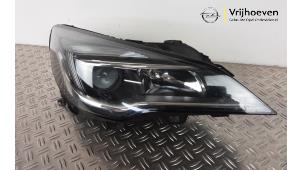 Używane Reflektor prawy Opel Astra K Sports Tourer 1.6 CDTI 110 16V Cena € 480,00 Procedura marży oferowane przez Autodemontage Vrijhoeven B.V.