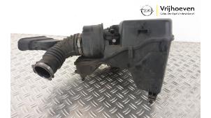 Używane Obudowa filtra powietrza Opel Astra K Sports Tourer 1.6 CDTI 110 16V Cena € 50,00 Procedura marży oferowane przez Autodemontage Vrijhoeven B.V.