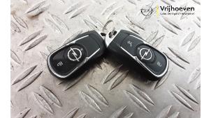 Used Key Opel Astra K Sports Tourer 1.0 Turbo 12V Price € 50,00 Inclusive VAT offered by Autodemontage Vrijhoeven B.V.