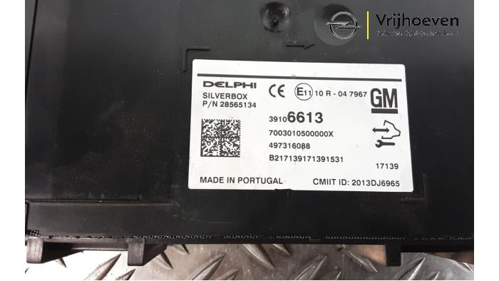 Radio module from a Opel Insignia Grand Sport 1.5 Turbo 16V 165 2018