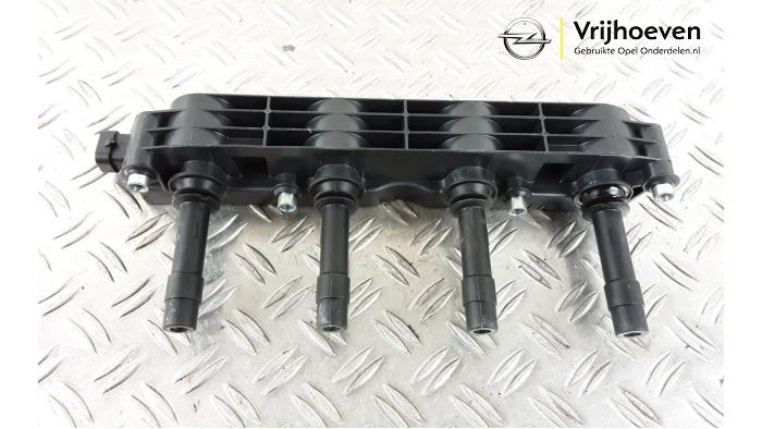 Usagé Bobine Opel Zafira (F75) 1.6 16V Prix € 25,00 Règlement à la marge proposé par Autodemontage Vrijhoeven B.V.