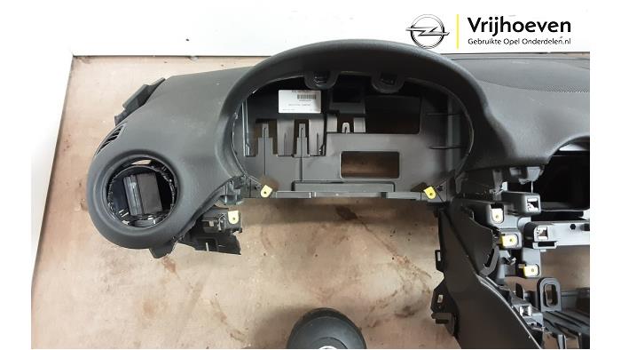 Airbag set + dashboard from a Opel Adam 1.2 16V 2016