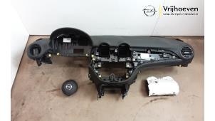 Usagé Airbag set + dashboard Opel Adam 1.2 16V Prix € 600,00 Règlement à la marge proposé par Autodemontage Vrijhoeven B.V.
