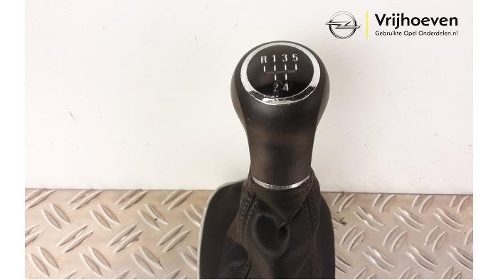 Gear stick knob from a Opel Corsa E 1.3 CDTi 16V ecoFLEX 2016