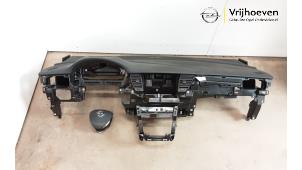 Używane Airbag set + dashboard Opel Astra K Sports Tourer 1.6 CDTI 110 16V Cena € 1.250,00 Procedura marży oferowane przez Autodemontage Vrijhoeven B.V.