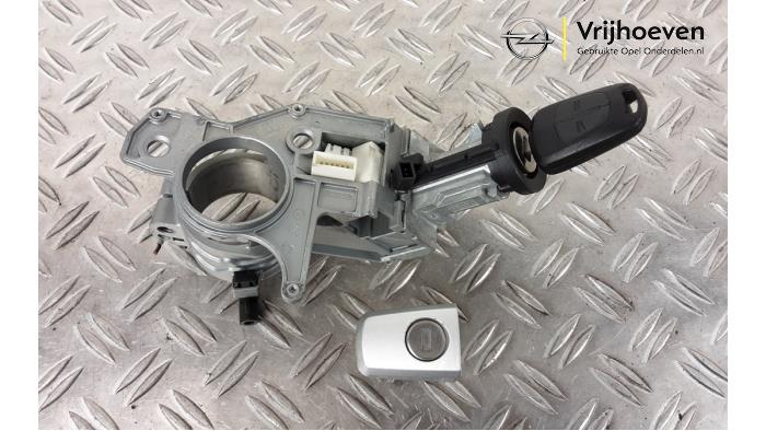 Begagnade Styrboxlås Opel Astra H (L48) 1.6 16V Twinport Pris € 60,00 Marginaltabell erbjuds av Autodemontage Vrijhoeven B.V.