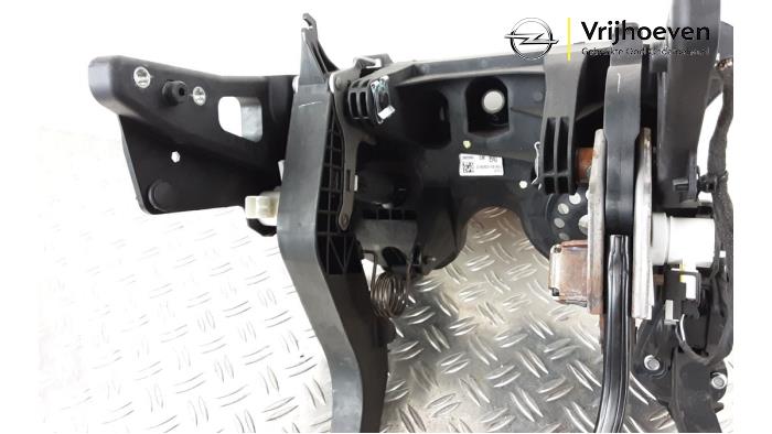 Zestaw pedalów z Opel Astra K Sports Tourer 1.6 CDTI 110 16V 2016