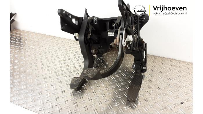 Zestaw pedalów z Opel Astra K Sports Tourer 1.6 CDTI 110 16V 2016