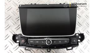 Usados Controlador de pantalla multimedia Opel Grandland/Grandland X 1.2 Turbo 12V Precio € 300,00 Norma de margen ofrecido por Autodemontage Vrijhoeven B.V.