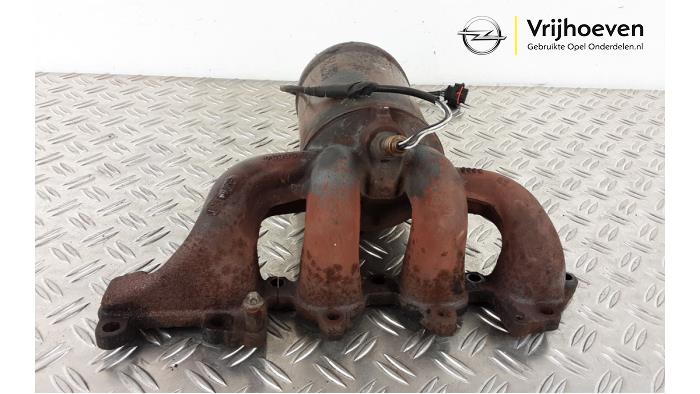 Exhaust manifold + catalyst from a Opel Zafira (F75) 1.8 16V 2002