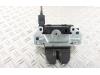Tailgate lock mechanism from a Opel Astra H (L48) 1.6 16V Twinport 2004