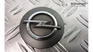 Usados Embellecedor de buje Opel Grandland/Grandland X 1.2 Turbo 12V Precio € 20,00 Norma de margen ofrecido por Autodemontage Vrijhoeven B.V.