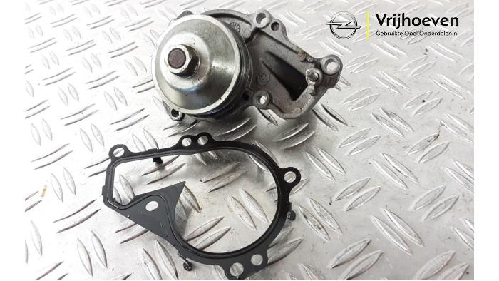 Begagnade Vattenpump Opel Crossland (X) 1.2 Turbo 12V Pris € 20,00 Marginaltabell erbjuds av Autodemontage Vrijhoeven B.V.