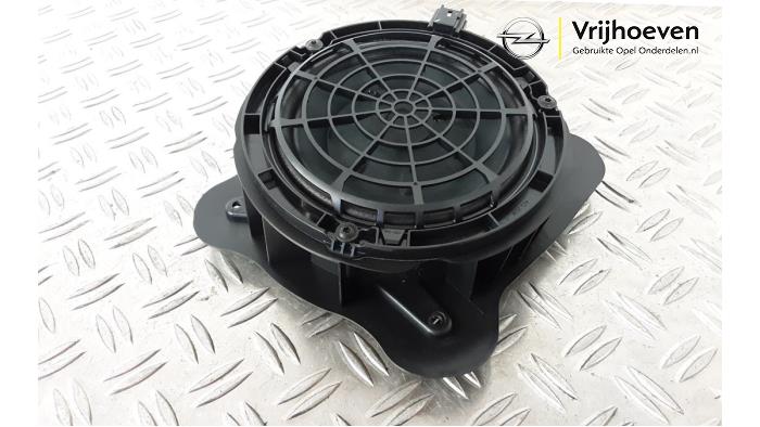 Speaker from a Opel Astra L (F3/FB/FM/FP) 1.2 Turbo 110 12V 2023