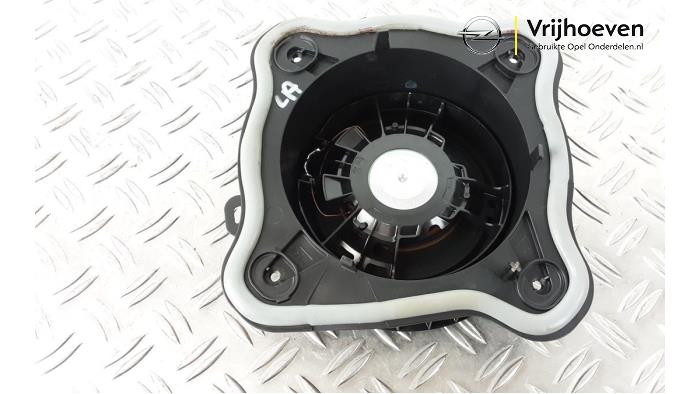 Speaker from a Opel Astra L (F3/FB/FM/FP) 1.2 Turbo 110 12V 2023